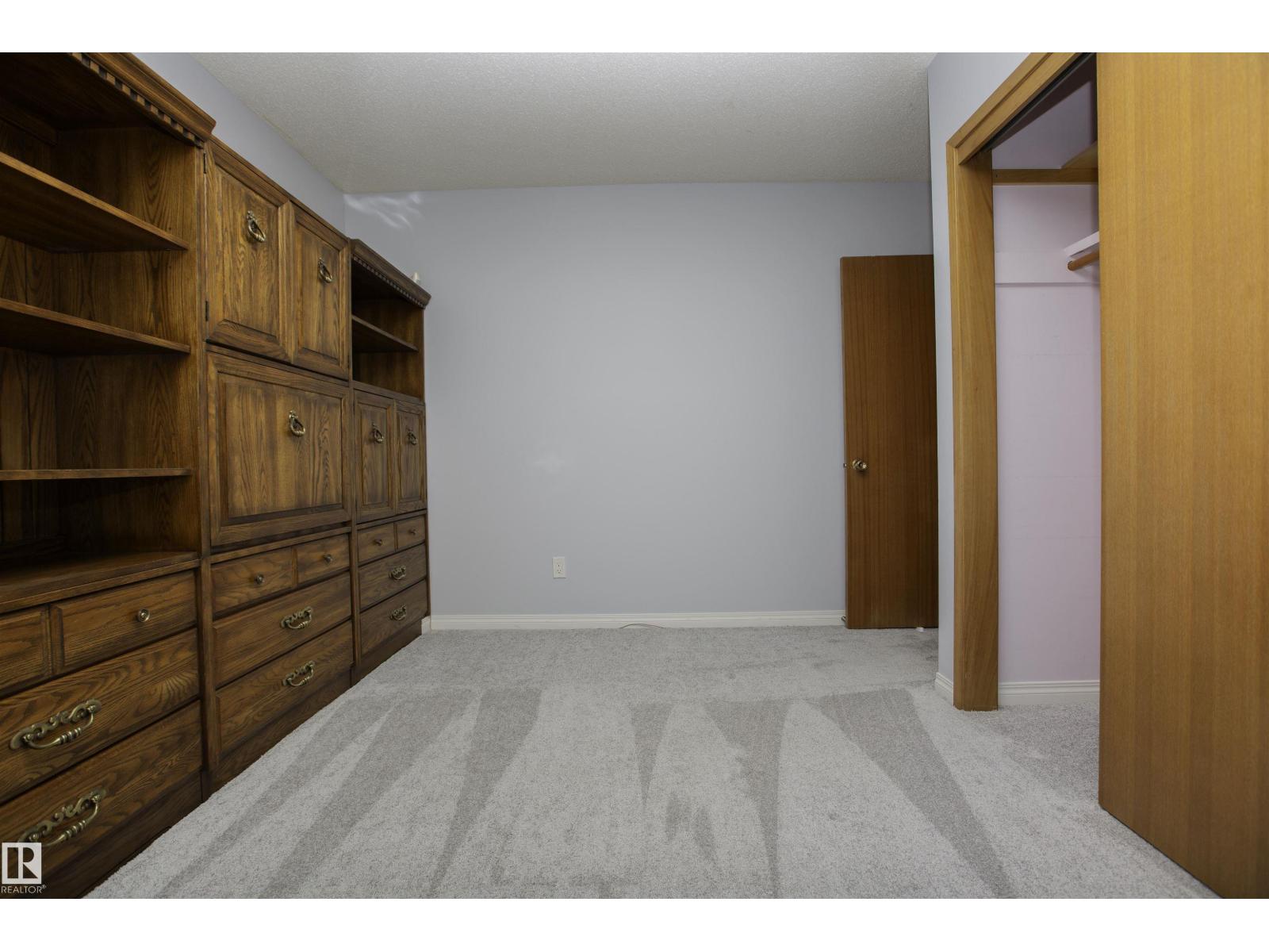 11131 52 ST NW - 38