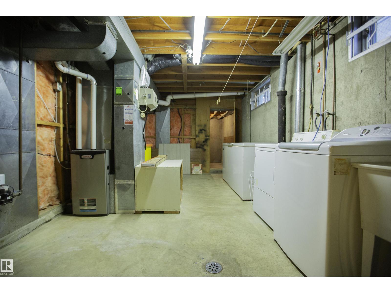 11131 52 ST NW - 53