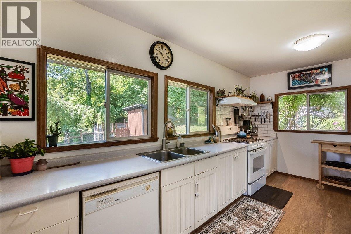 3548 Terrace Street - 16