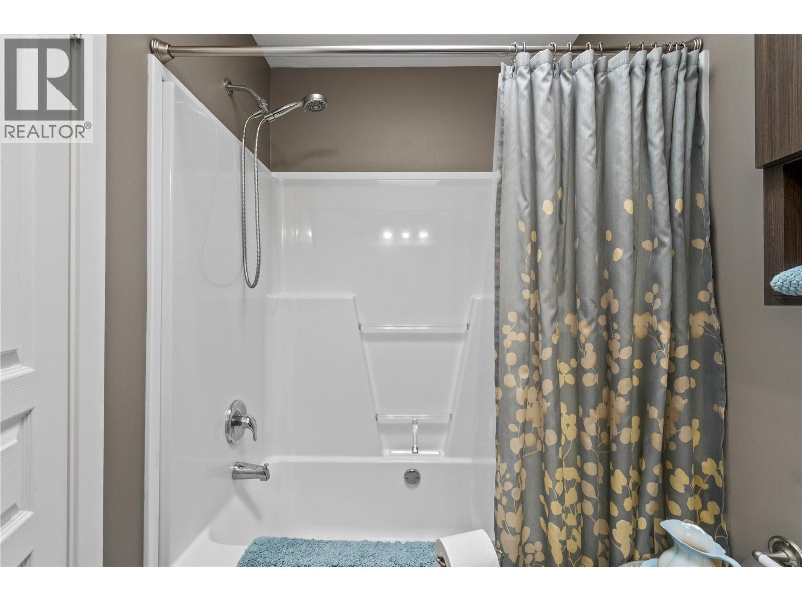 1707 Hillier Road E Unit# 3, Sicamous