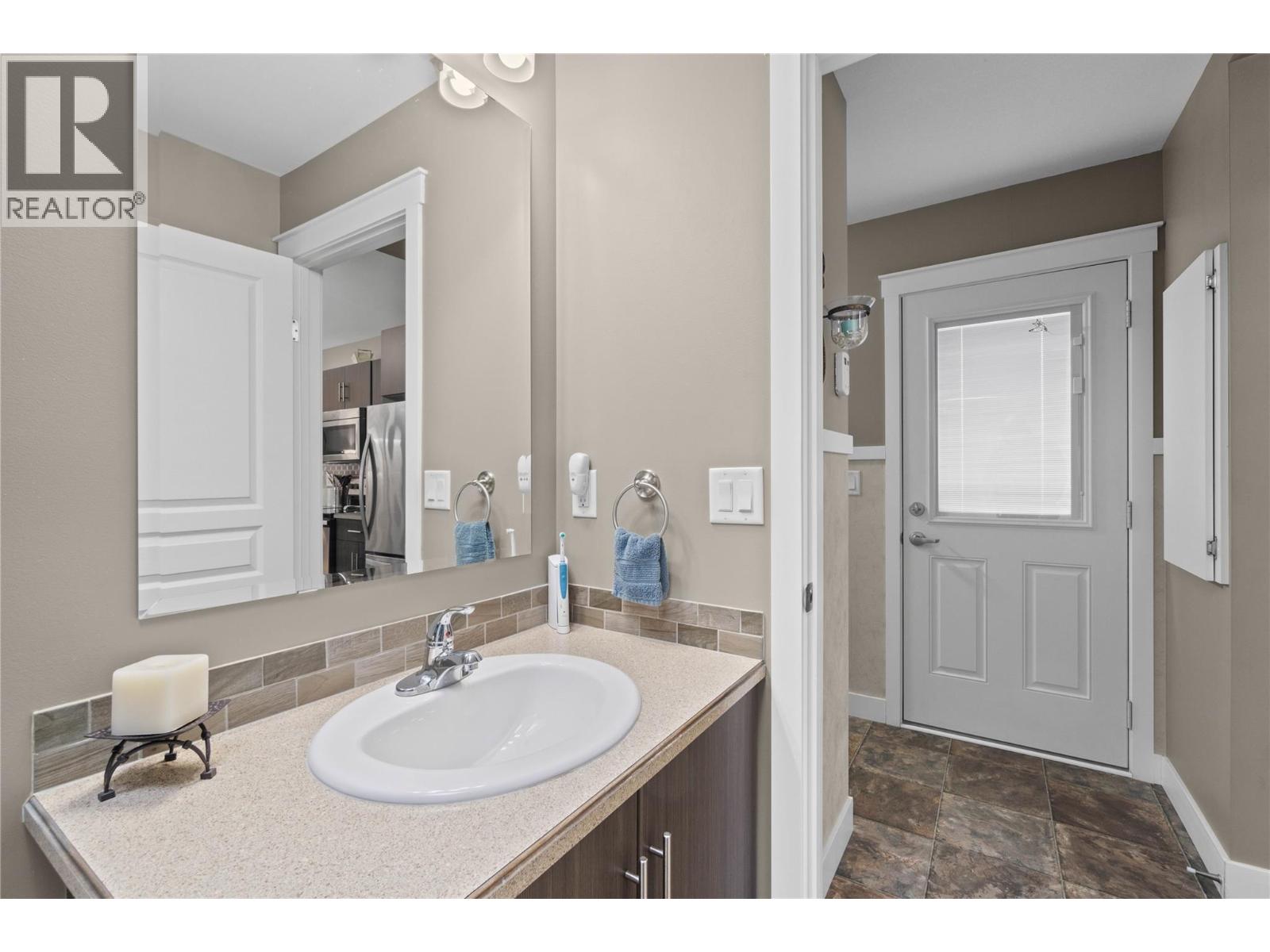 1707 Hillier Road E Unit# 3, Sicamous