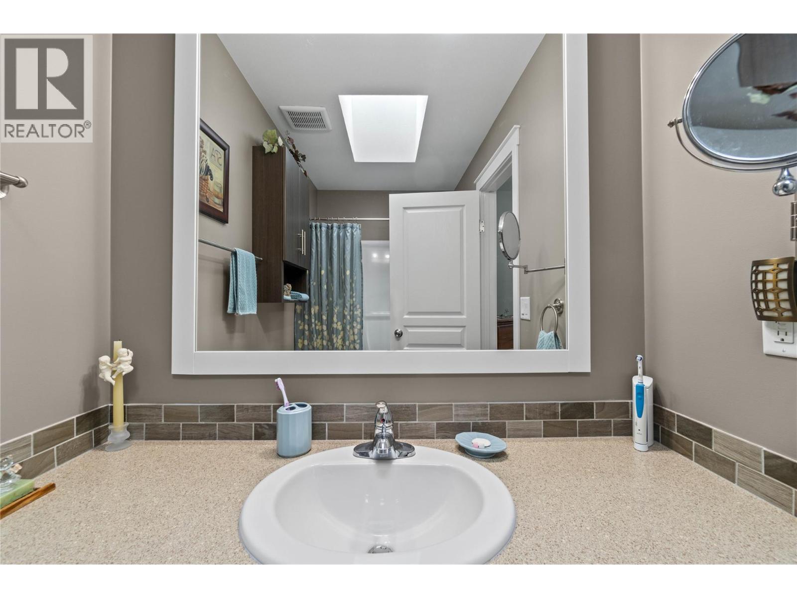 1707 Hillier Road E Unit# 3, Sicamous
