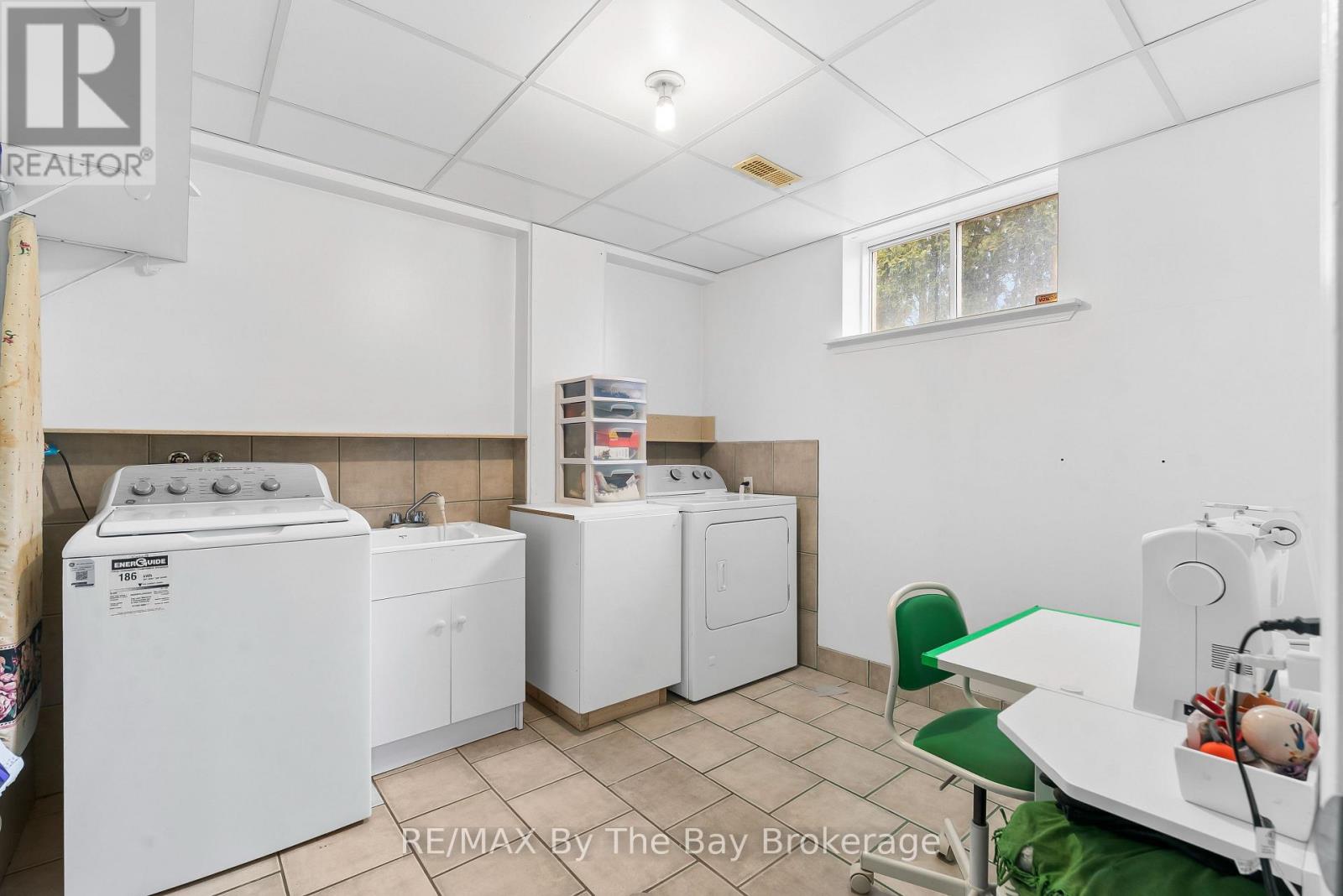 15 DEANNA DRIVE - 39