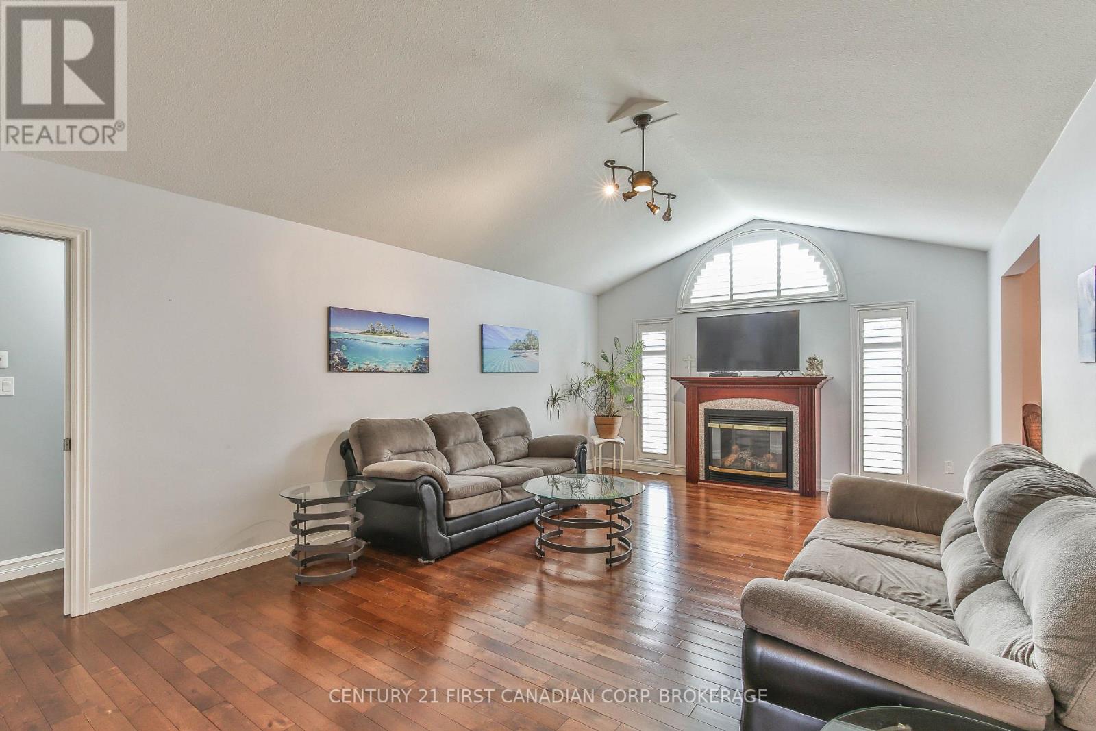 24 LINWOOD DRIVE - 2