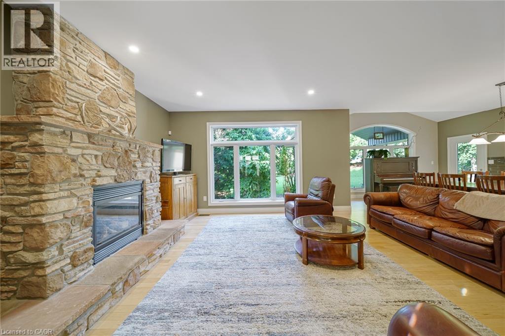 112 DIRKSEN Court - 16