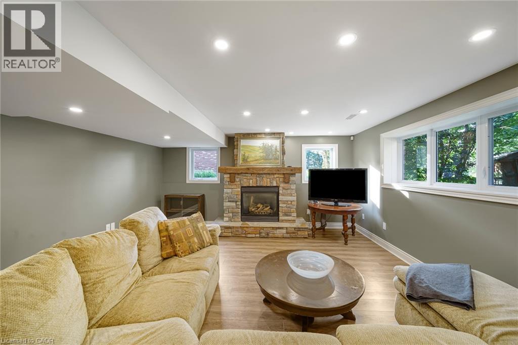 112 DIRKSEN Court - 35