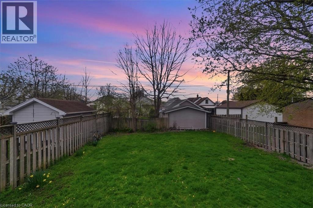 160 DAVIS Street - Image 30