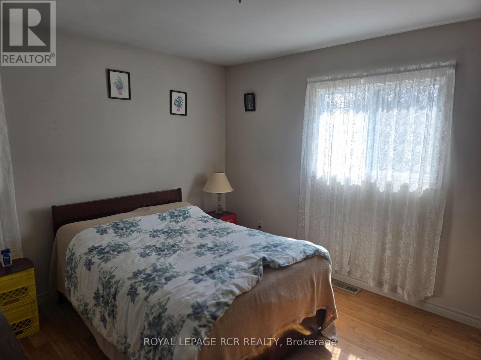 775737 10 HIGHWAY - 18