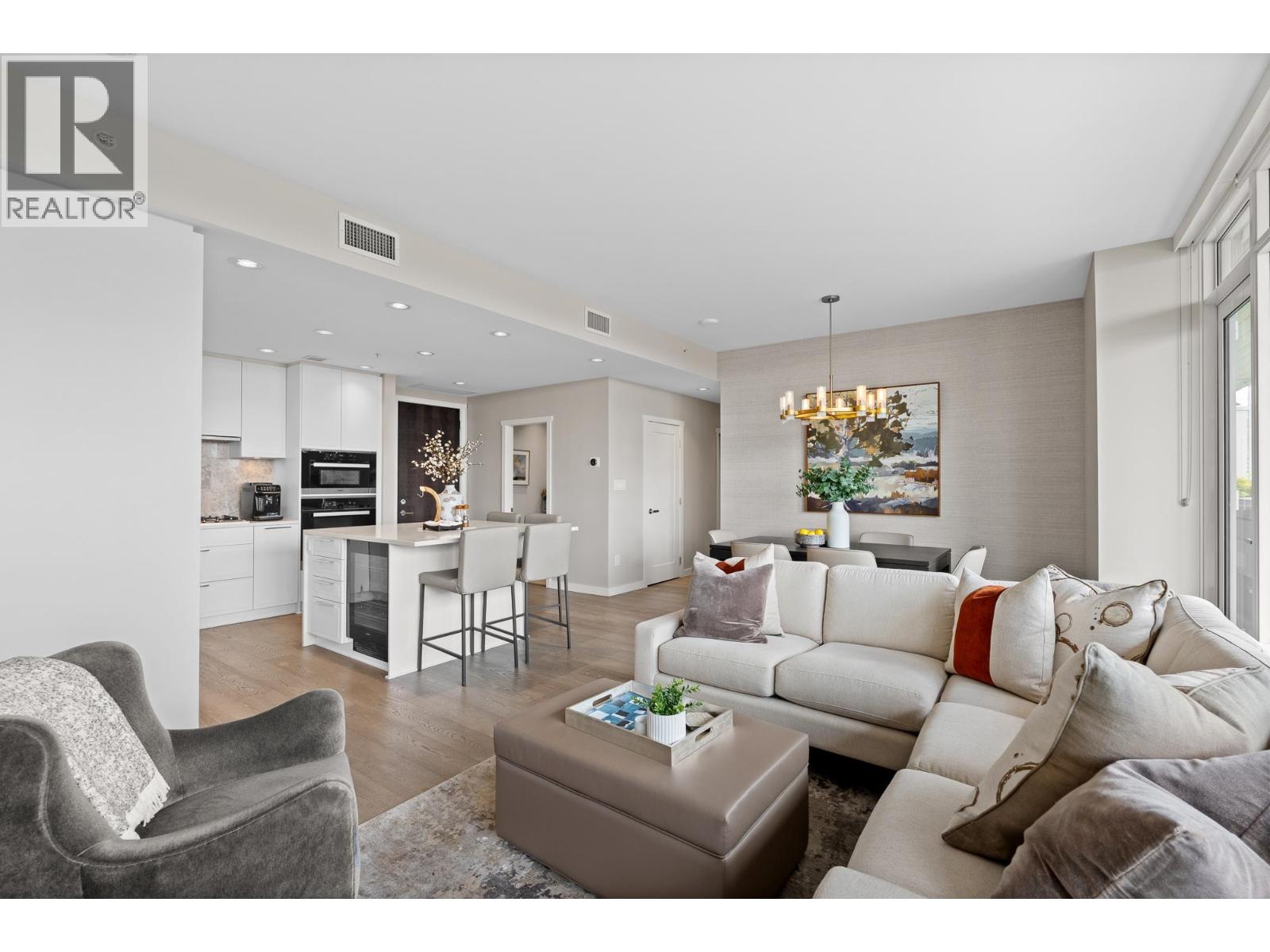 1406 118 CARRIE CATES COURT, North Vancouver