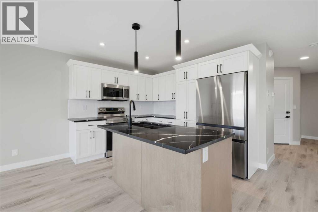 125 Hampton Crescent - 2
