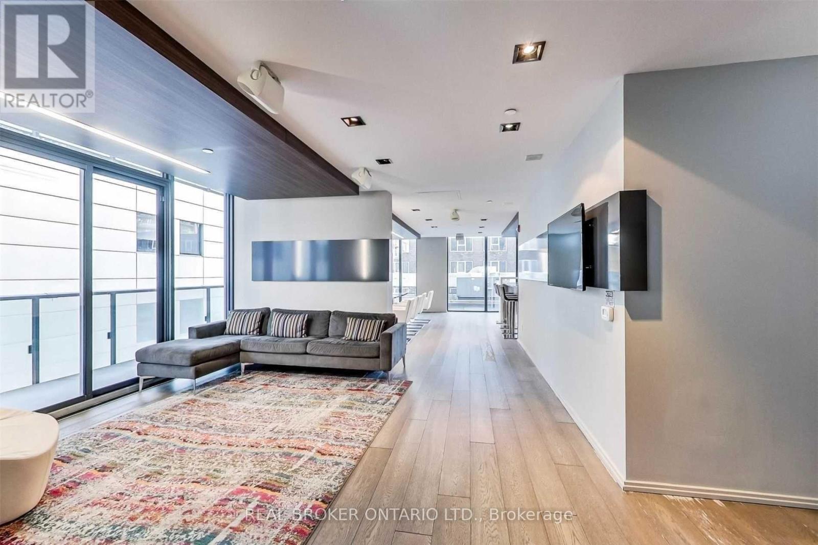 #515 101 PETER STREET W - 14