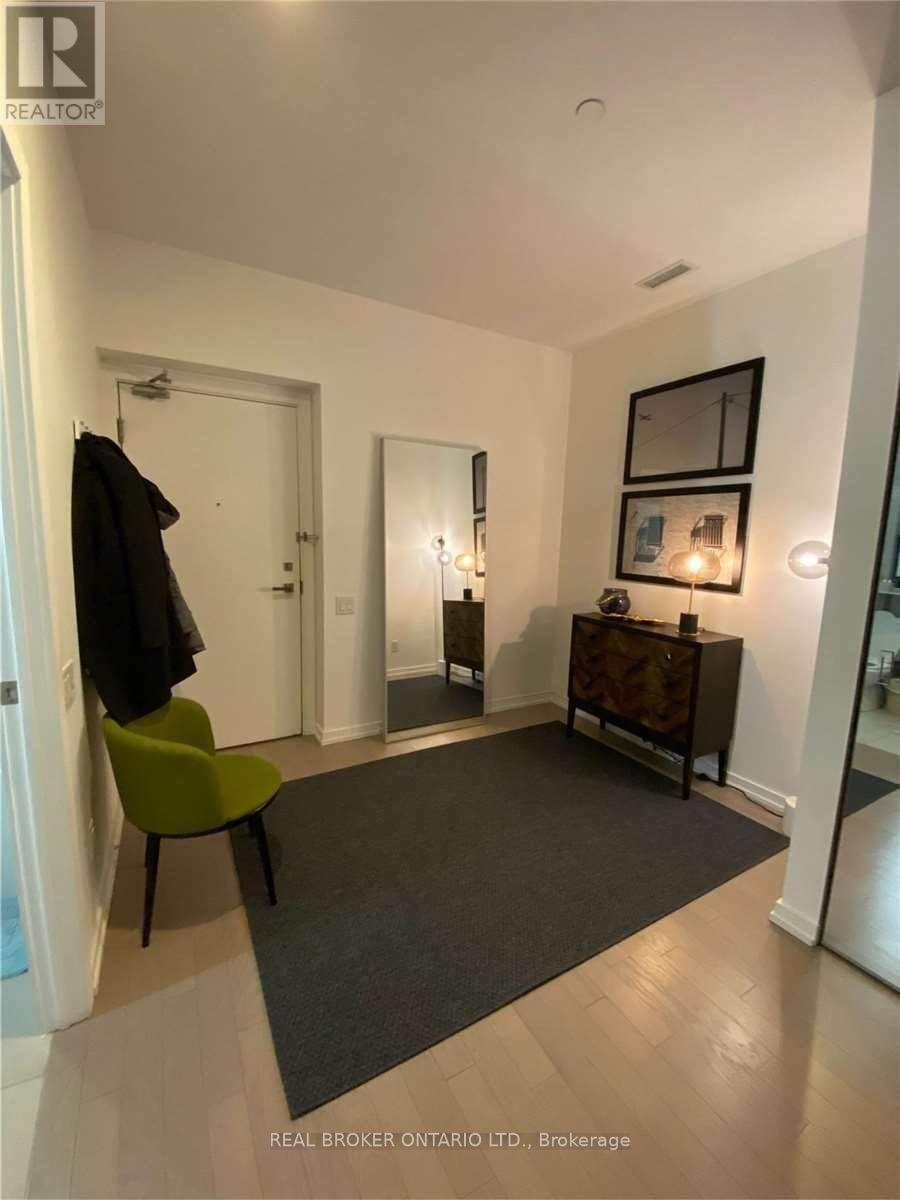 #515 101 PETER STREET W - 7