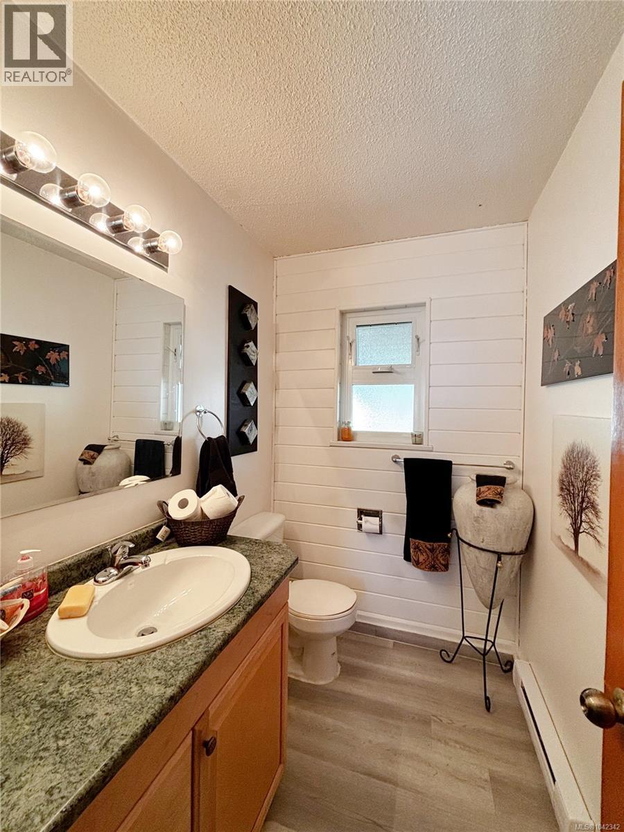 648 Nimpkish Dr - 14