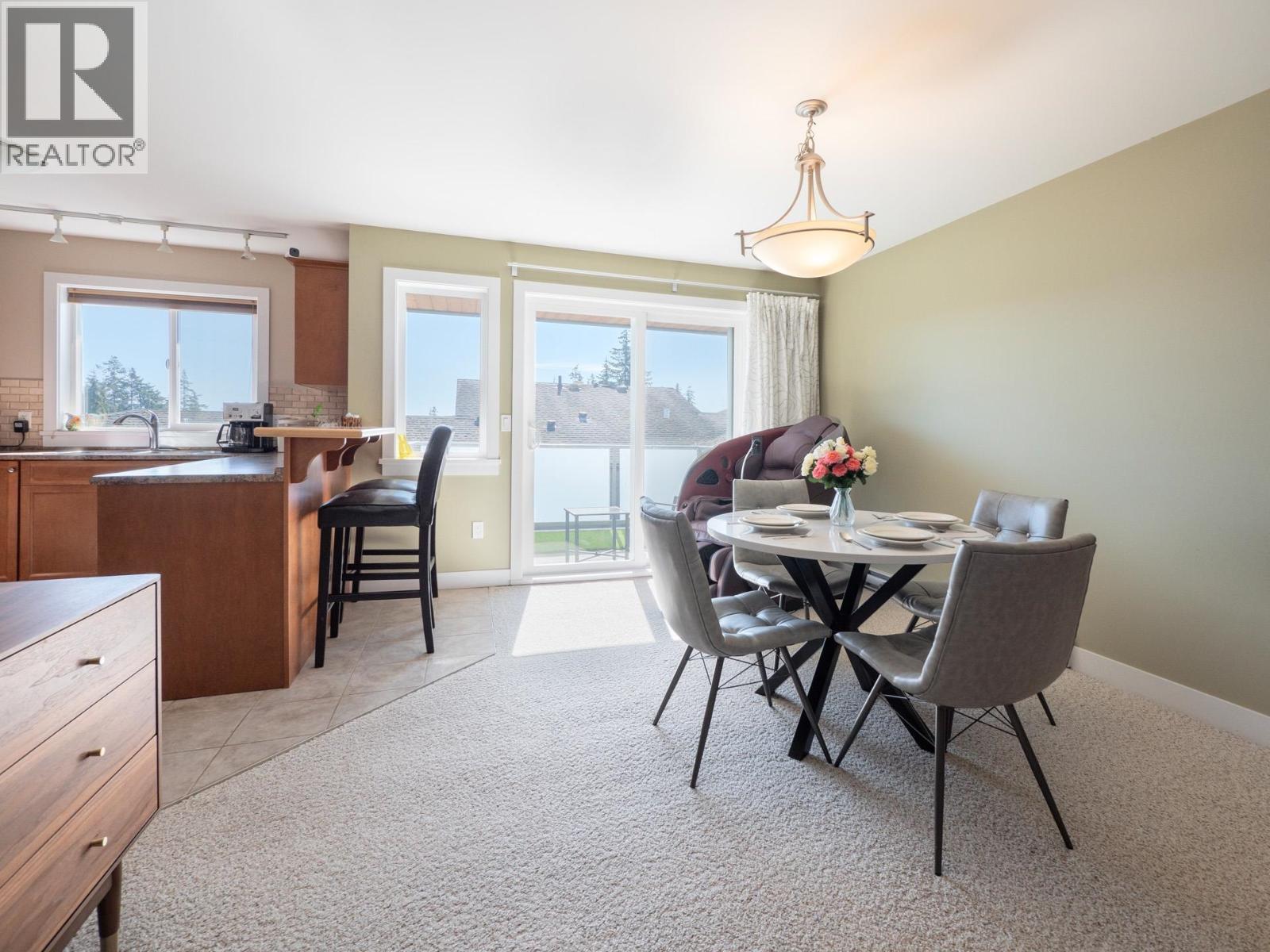 5878 MEDUSA STREET, Sechelt