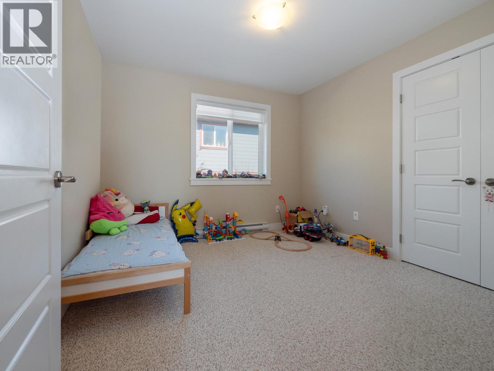 5878 MEDUSA STREET, Sechelt