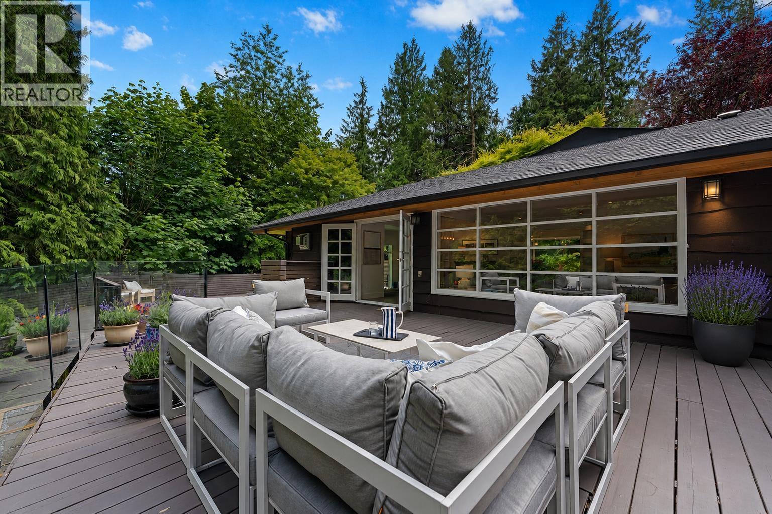 4411 STONE CRESCENT, West Vancouver