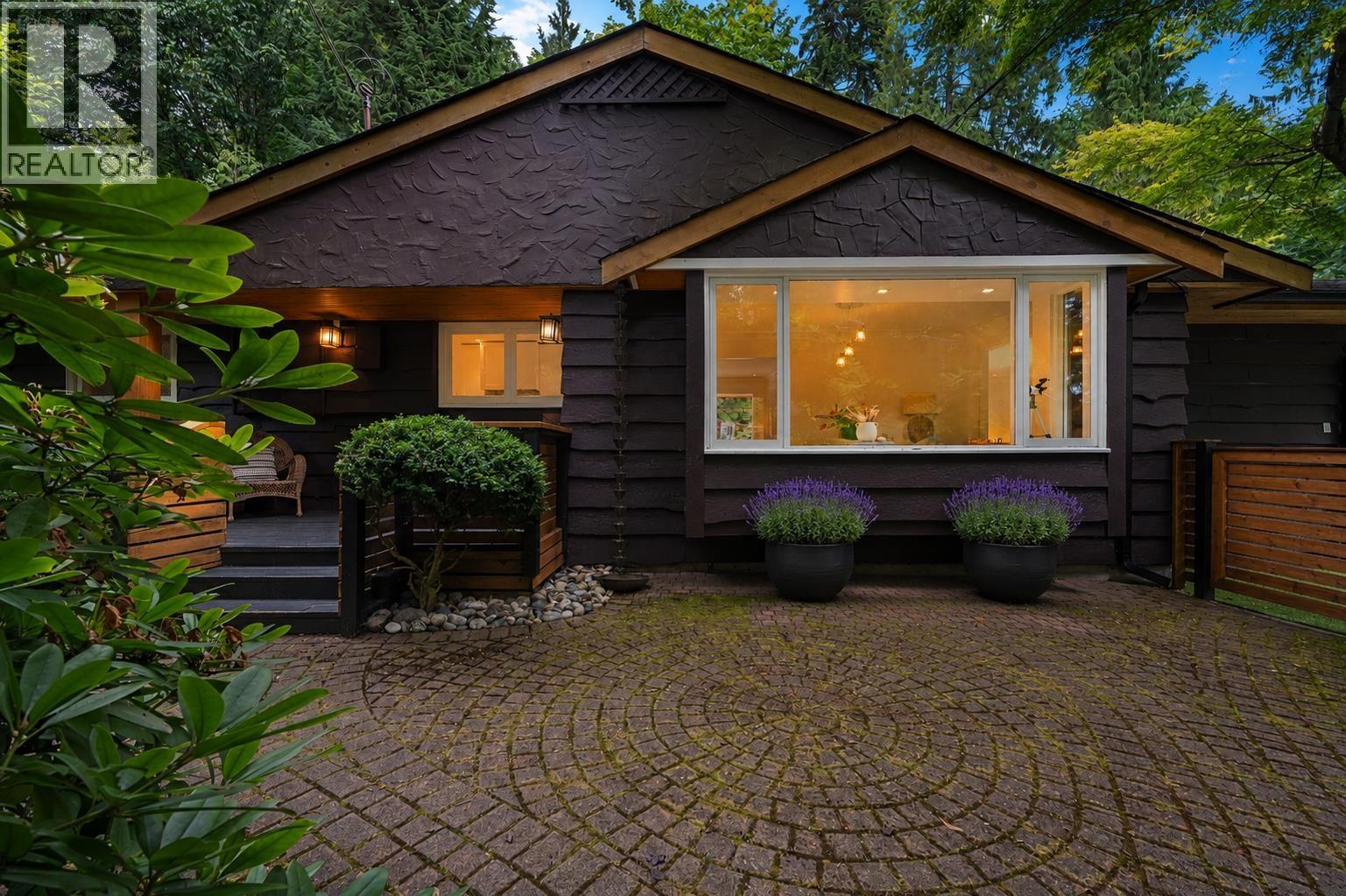 4411 STONE CRESCENT, West Vancouver