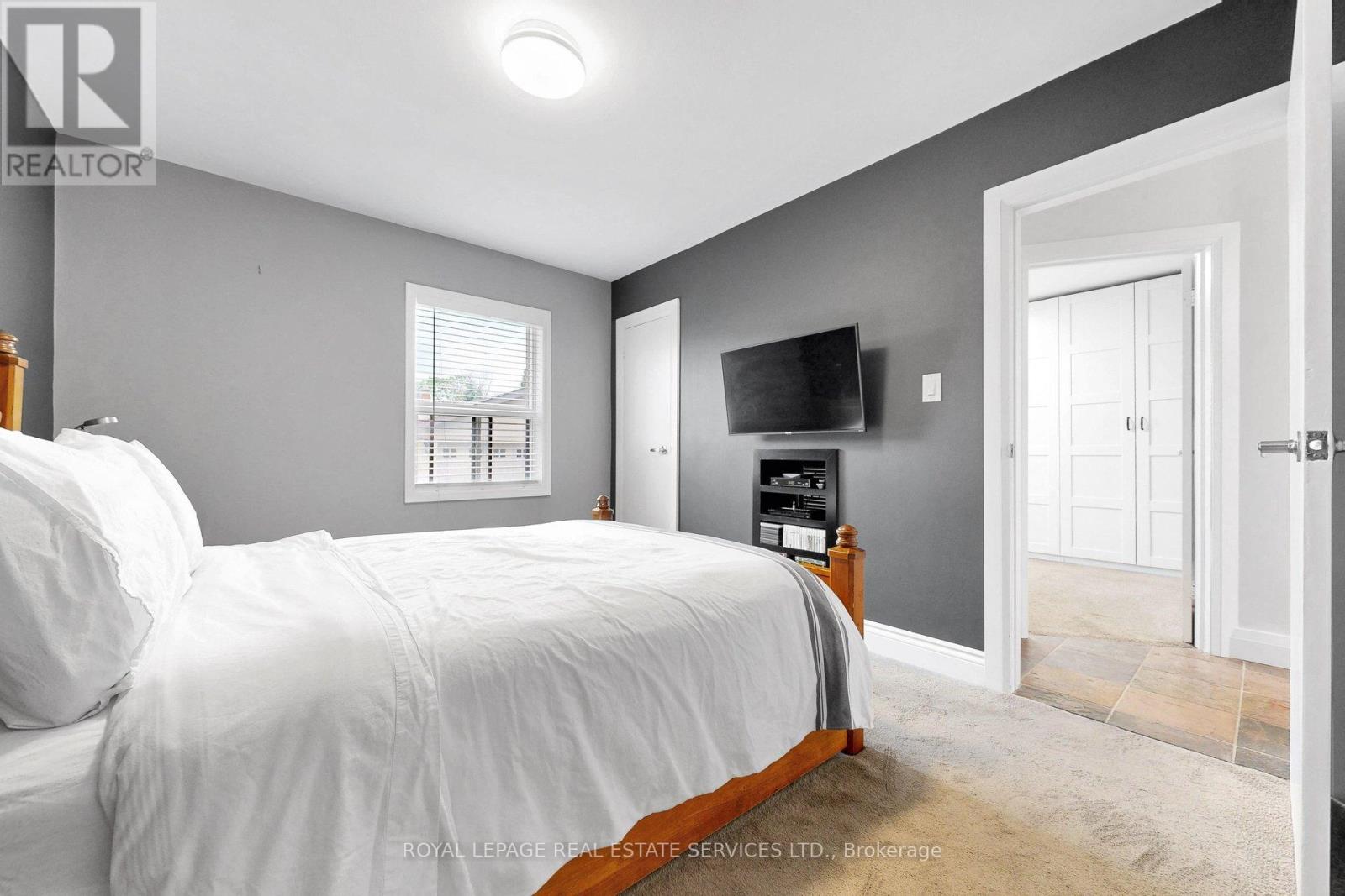 6 PARKCHESTER ROAD - 16