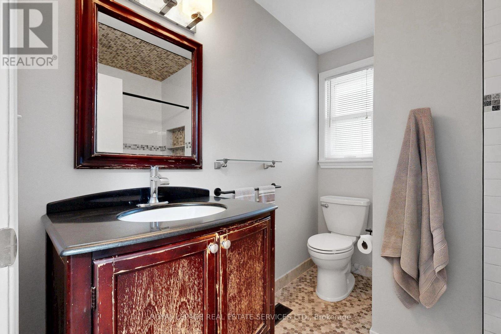 6 PARKCHESTER ROAD - 19