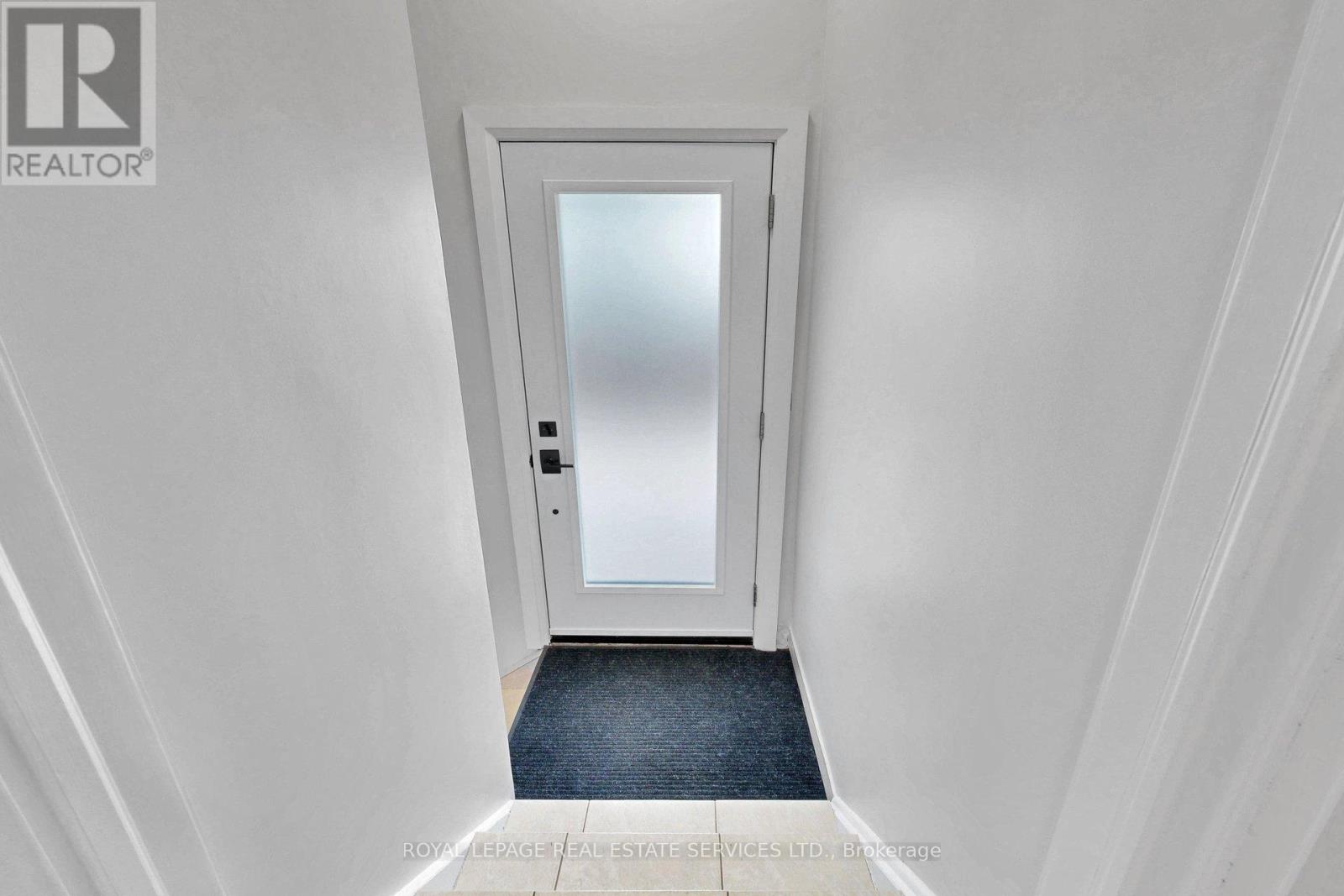 6 PARKCHESTER ROAD - 21