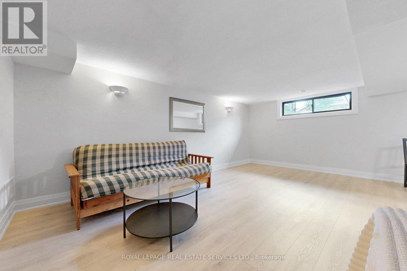 6 PARKCHESTER ROAD - 26