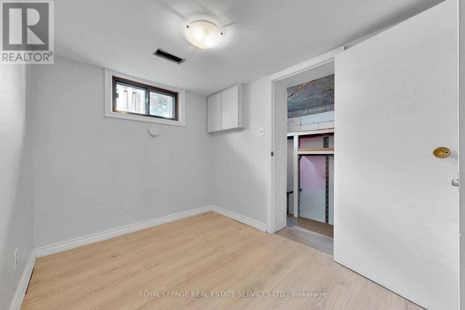 6 PARKCHESTER ROAD - 31