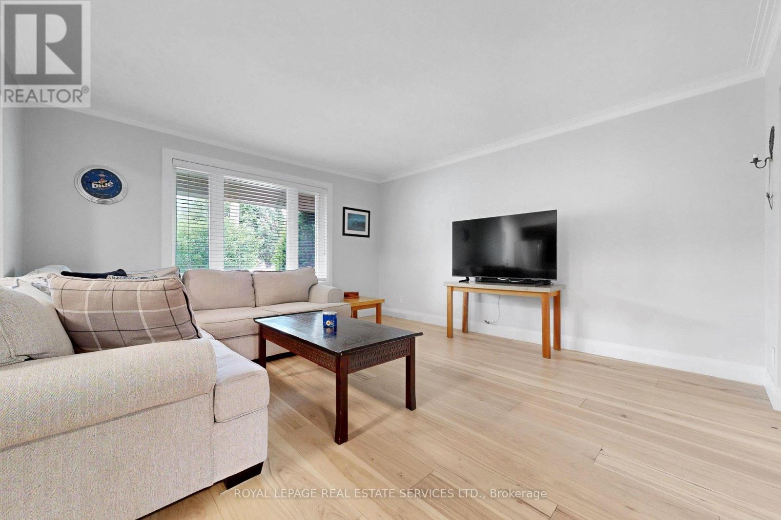 6 PARKCHESTER ROAD - 4