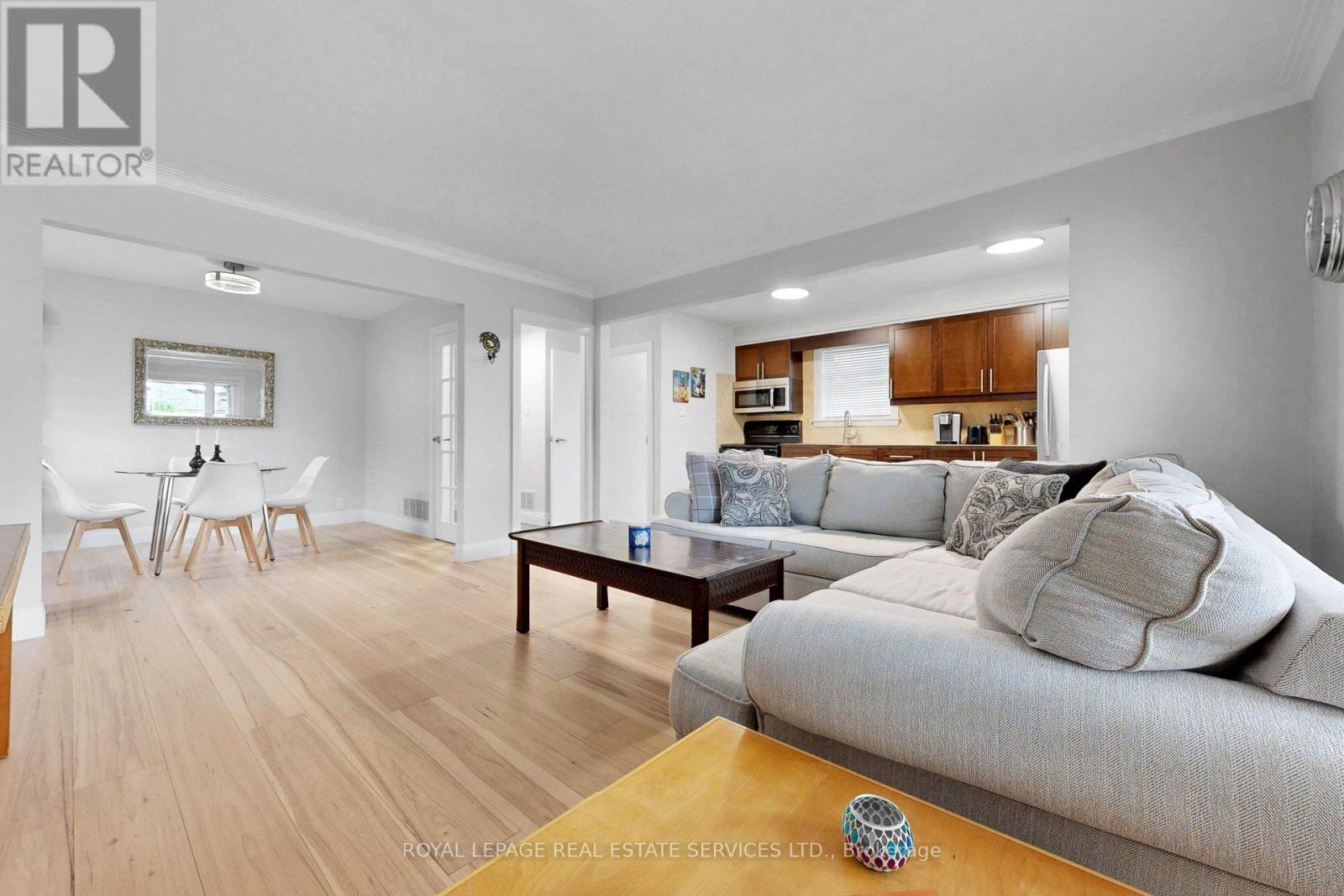 6 PARKCHESTER ROAD - 7