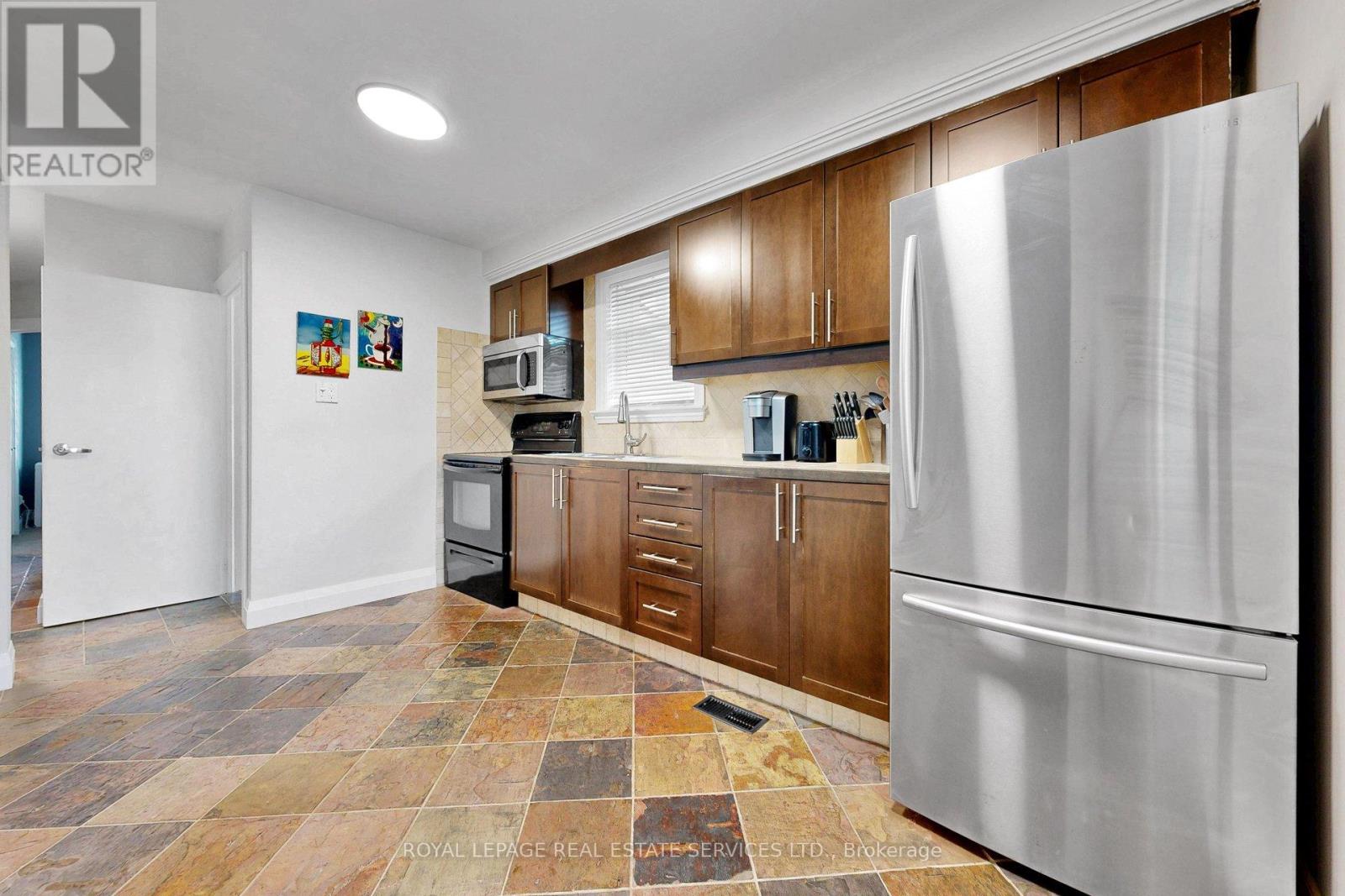 6 PARKCHESTER ROAD - 8