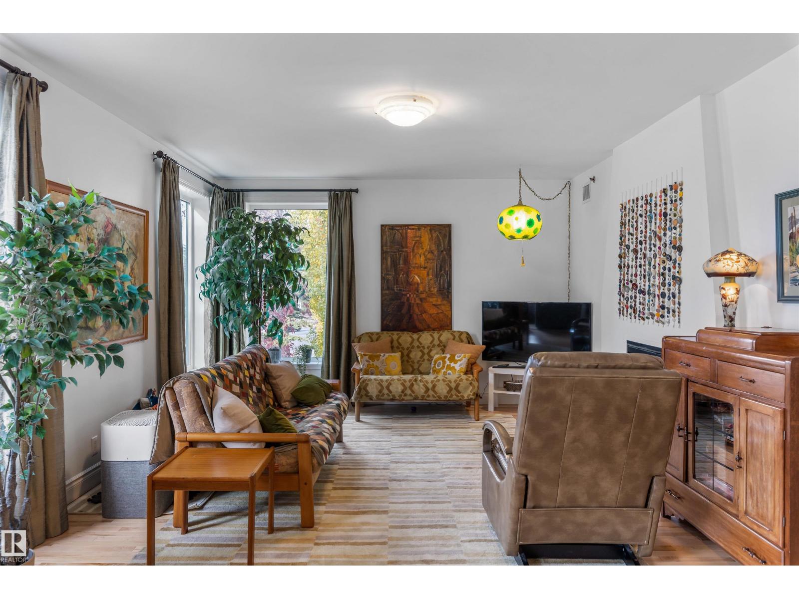 #205 9131 99 ST NW - 8