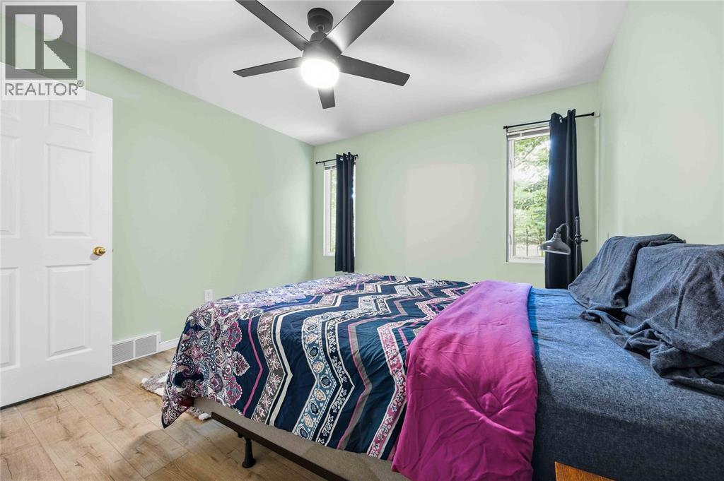 10158 VICTORIA STREET - 17