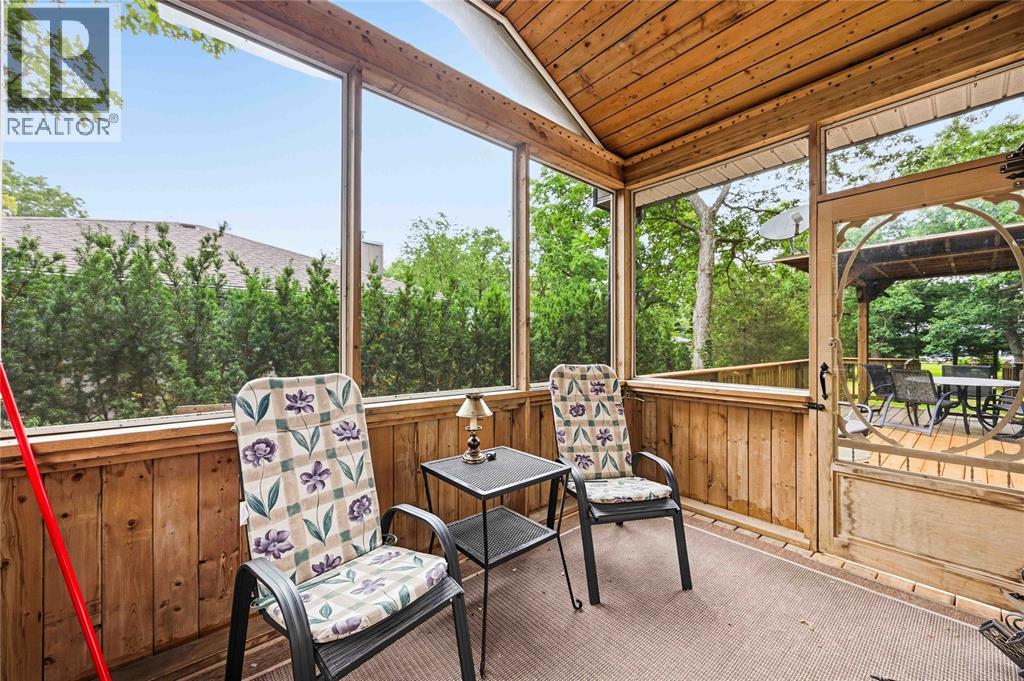 10158 VICTORIA STREET - 32