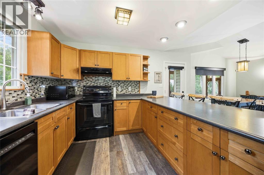 10158 VICTORIA STREET - Image 6