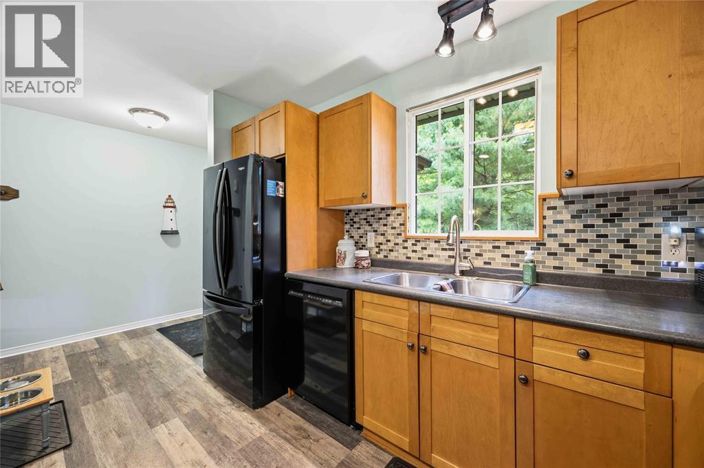 10158 VICTORIA STREET - 8