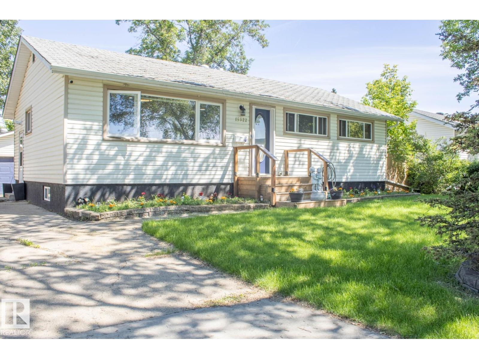 15922 92 AV NW - 1