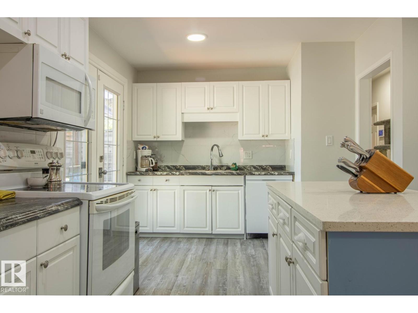 15922 92 AV NW - Image 6