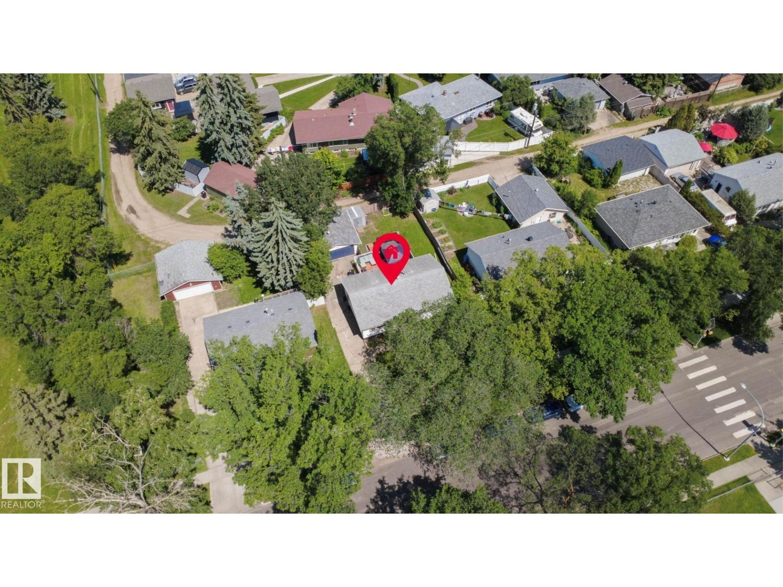 15922 92 AV NW - 26