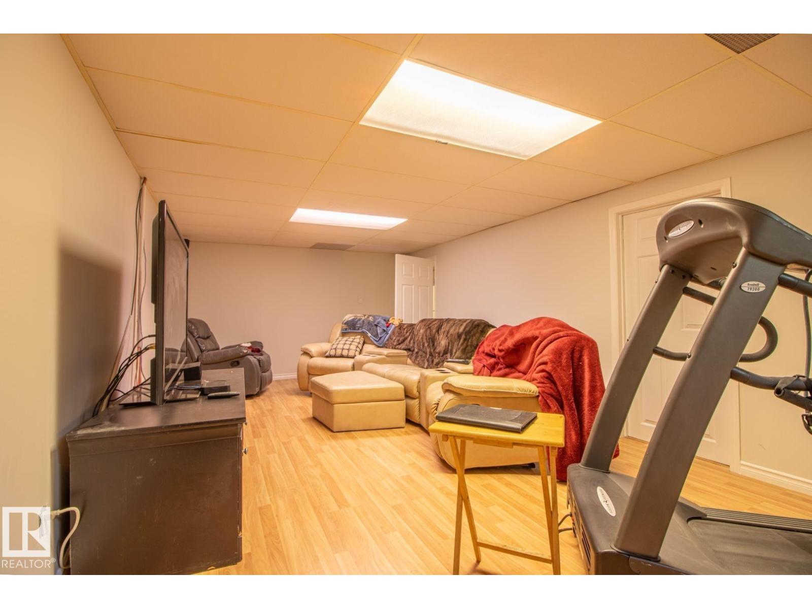 15922 92 AV NW - Image 16