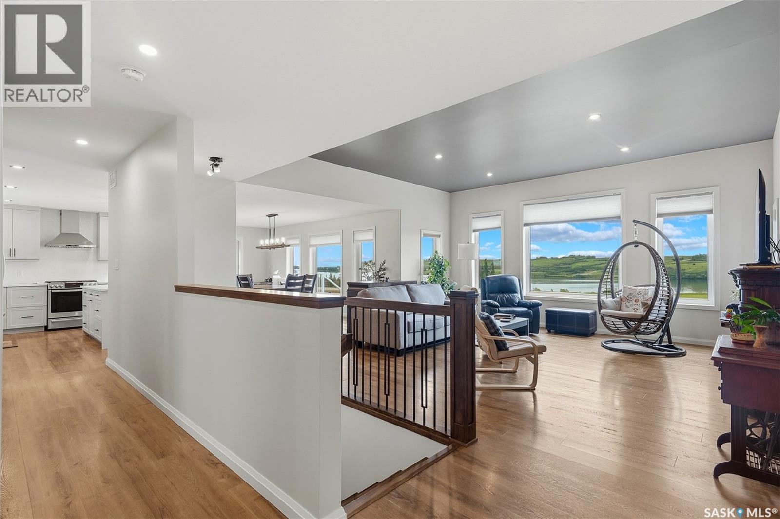 3 Sunrise DRIVE S - 11