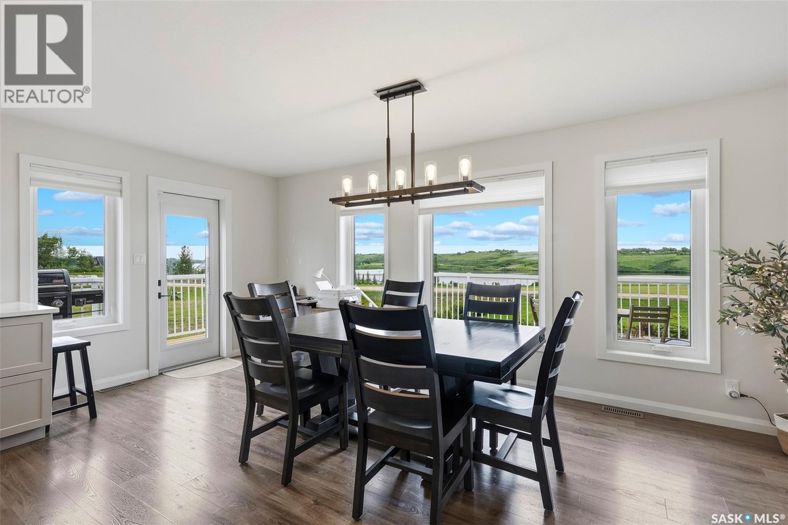 3 Sunrise DRIVE S - 16