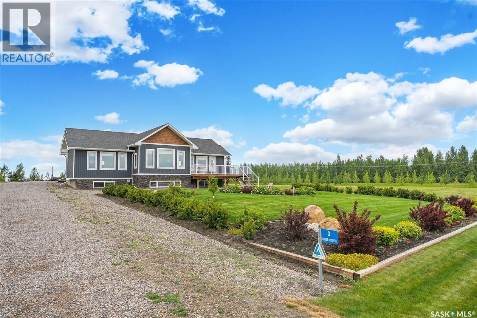 3 Sunrise DRIVE S - 4
