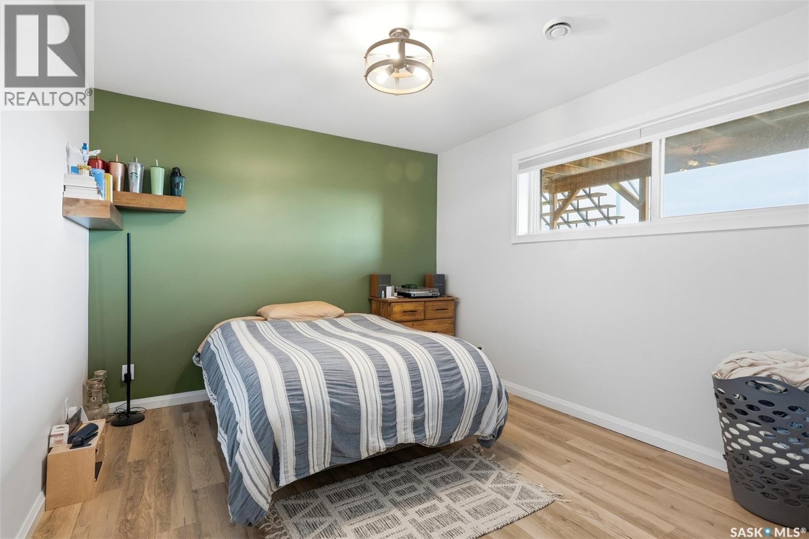 3 Sunrise DRIVE S - 41