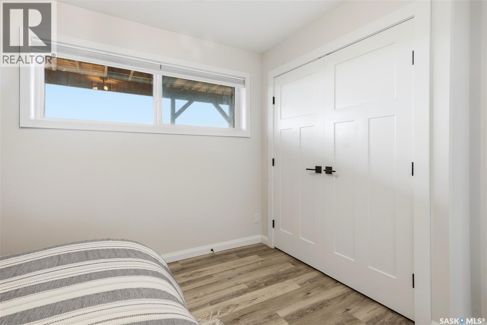 3 Sunrise DRIVE S - 42