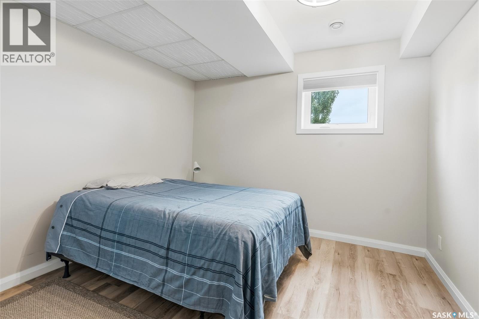 3 Sunrise DRIVE S - 43