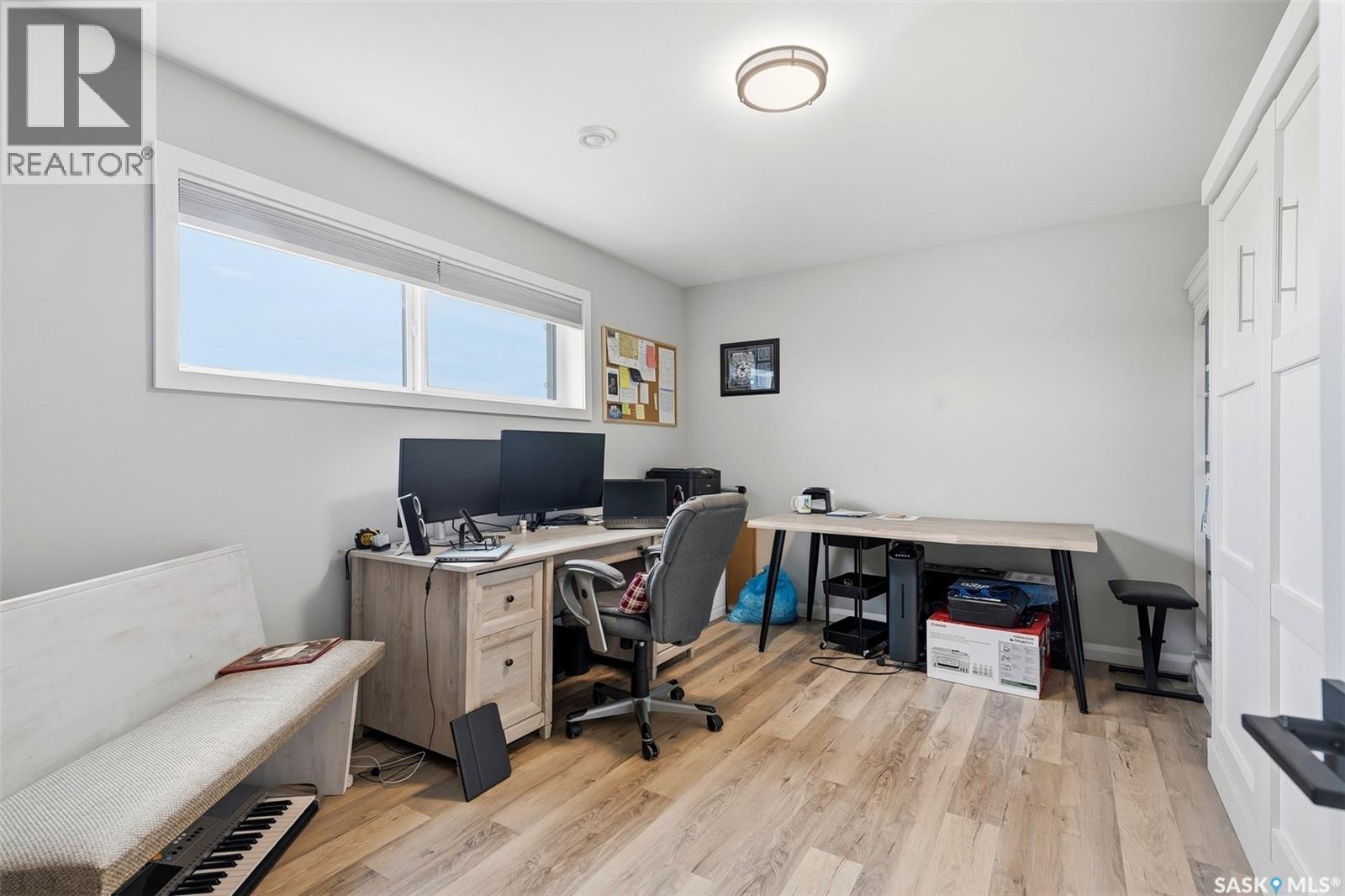 3 Sunrise DRIVE S - 48