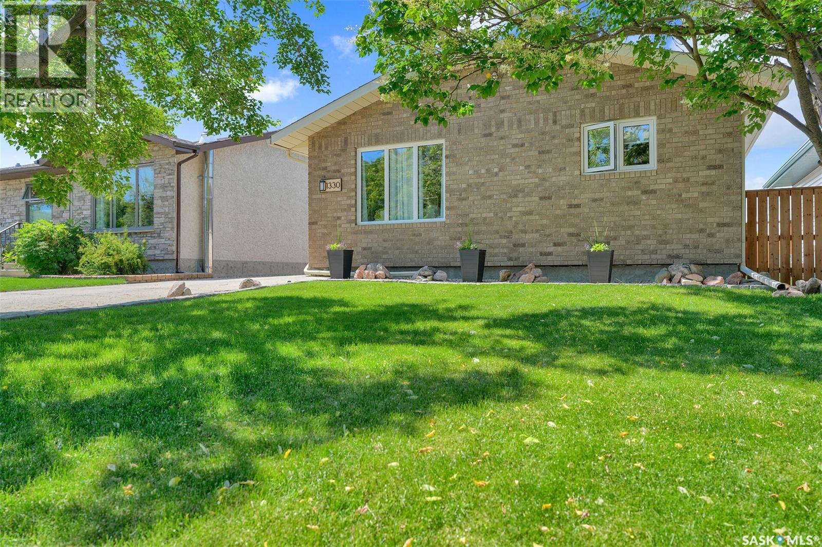 1330 Courtney STREET - photo 3