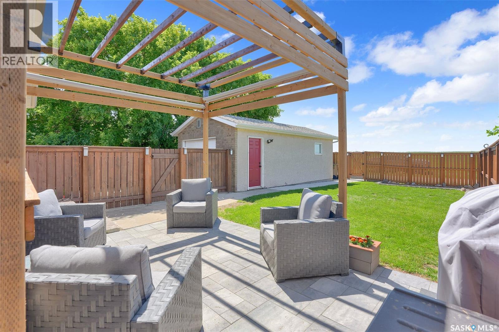 1330 Courtney STREET — photo 35