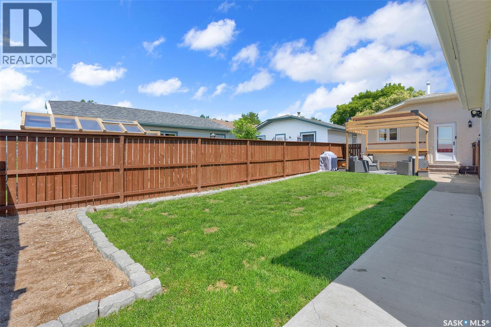 1330 Courtney STREET — photo 36