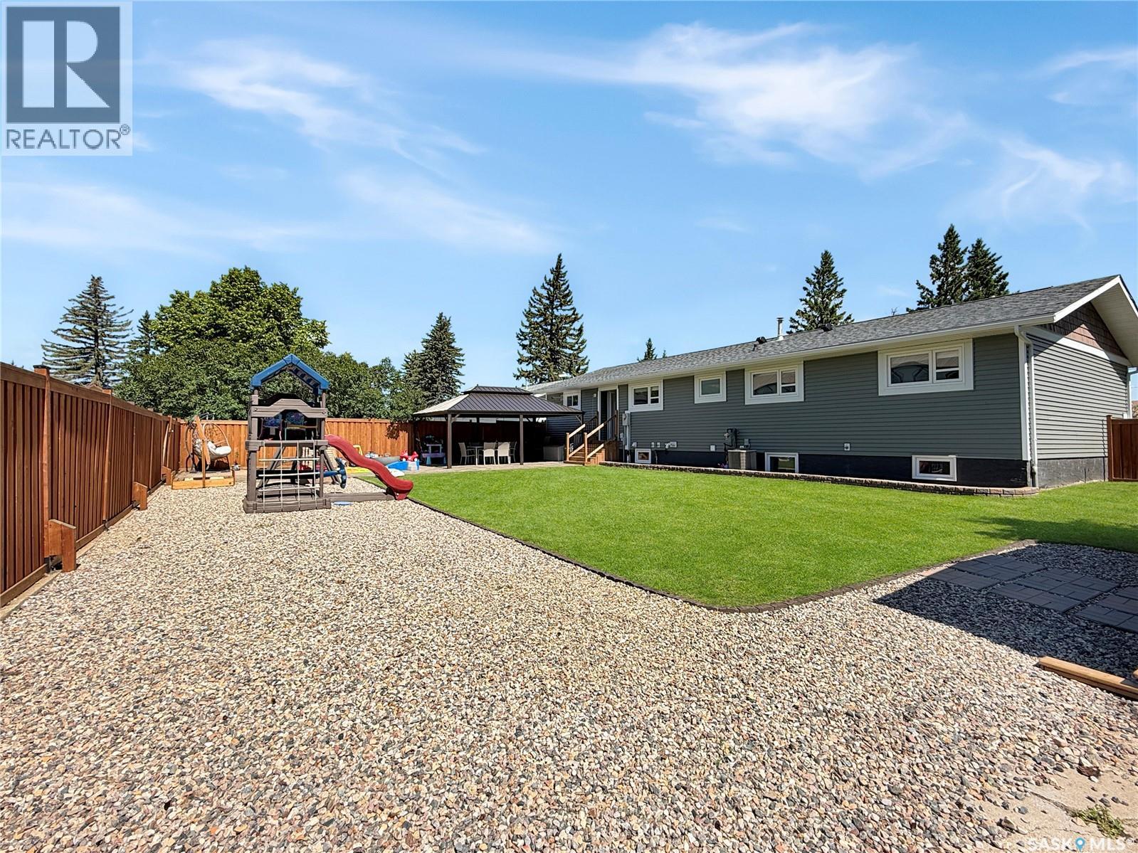 303 3rd AVENUE E - 28