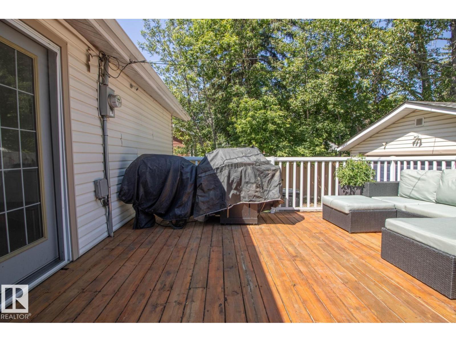 15922 92 AV NW - Image 19